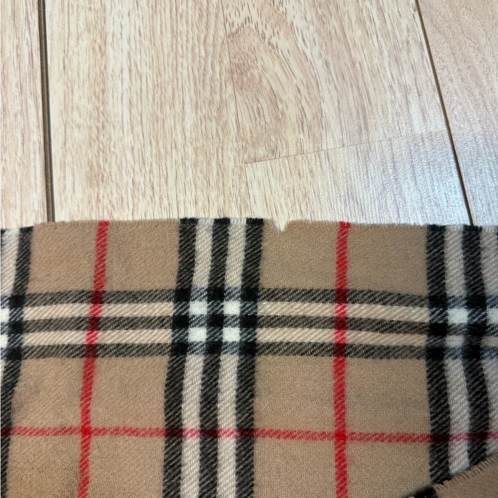 Burberry Classic Check Wool Cashmere Scarf - Picture 5 of 6